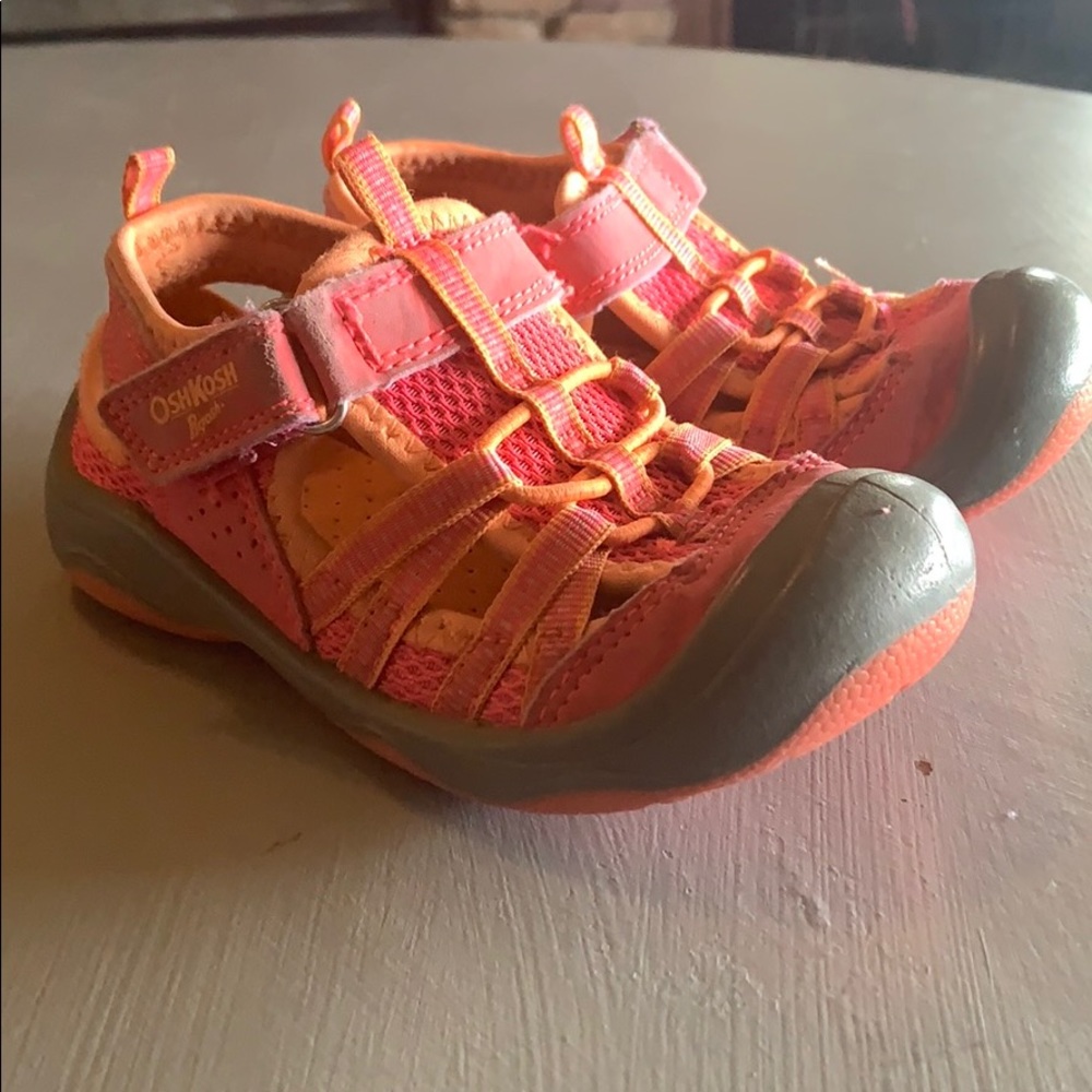 Water shoes, T8